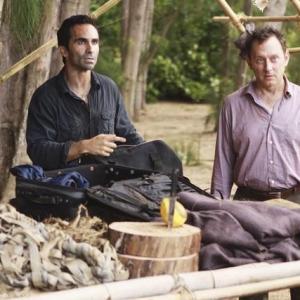 Still of Nestor Carbonell and Michael Emerson in Dinge 2004
