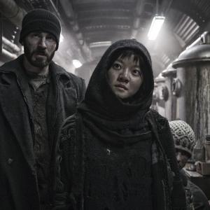 Still of Chris Evans and Ahsung Ko in Sniego traukinys 2013