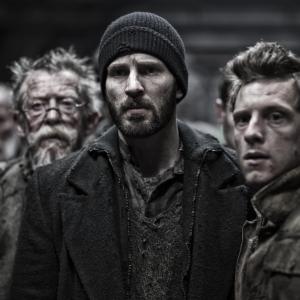 Still of John Hurt Jamie Bell and Chris Evans in Sniego traukinys 2013