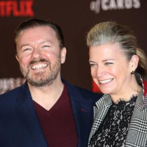 Jane Fallon and Ricky Gervais at event of Kortu Namelis 2013