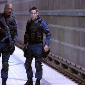 Still of Samuel L Jackson and Colin Farrell in SWAT 2003