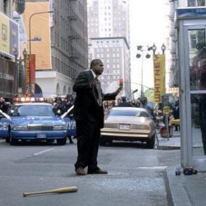Still of Forest Whitaker and Colin Farrell in Phone Booth (2002)