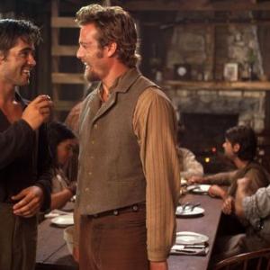 Still of Colin Farrell and Gabriel Macht in American Outlaws 2001