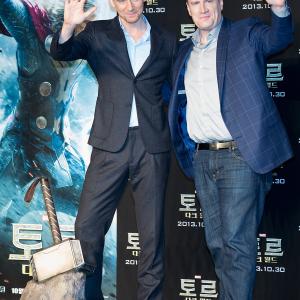 Kevin Feige and Tom Hiddleston at event of Toras Tamsos pasaulis 2013