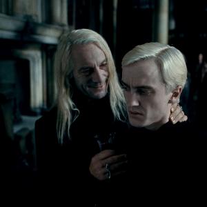 Still of Jason Isaacs and Tom Felton in Haris Poteris ir mirties relikvijos 1 dalis 2010