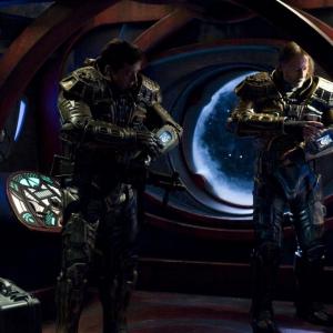 Still of Robert Carlyle and Louis Ferreira in SGU Stargate Universe 2009