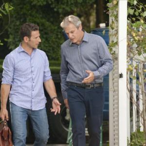 Still of Bruce Altman and Mark Feuerstein in Royal Pains (2009)
