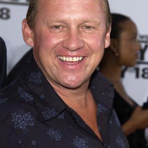 Peter Firth at event of Pasele vyrukai 2 2003