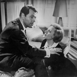 Still of O.W. Fischer and Michele Morgan in Menschen im Hotel (1959)