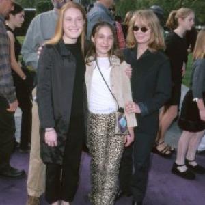 Sissy Spacek, Schuyler Fisk, Jack Fisk and Madison Fisk at event of Snow Day (2000)