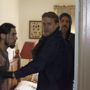 Still of Dave Navarro Tommy Flanagan and Charlie Hunnam in Sons of Anarchy 2008