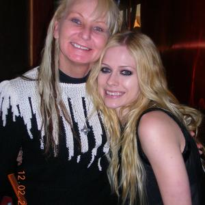 RAMONA AND AVRIL ON SET OF THE FLOCK