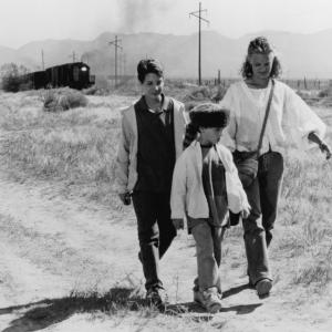 Still of Martha Plimpton, Noah Fleiss and Jacob Tierney in Josh and S.A.M. (1993)