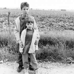 Still of Noah Fleiss and Jacob Tierney in Josh and SAM 1993