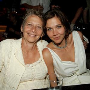 Naomi Foner and Maggie Gyllenhaal at event of Happy Endings (2005)