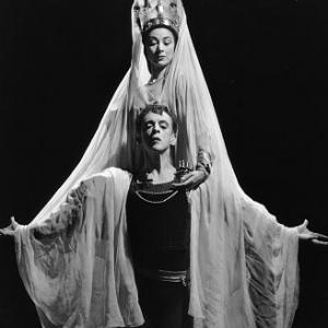 Margot Fonteyn and Robert Helpmann as Ophelia and Hamlet, c. 1942.