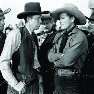 Still of Errol Flynn, Alan Hale, Bruce Cabot, Douglas Fowley and Victor Jory in Dodge City (1939)
