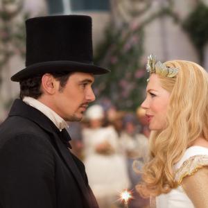 Still of James Franco and Michelle Williams in Ozas: didis ir galingas (2013)