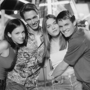 Still of Jodi Lyn O'Keefe, Marla Sokoloff, James Franco and Shane West in Whatever It Takes (2000)