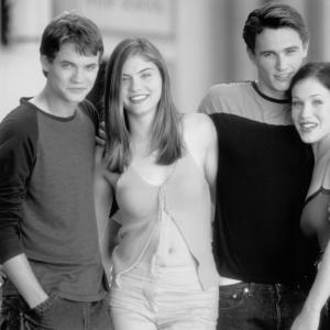 Still of Jodi Lyn O'Keefe, Marla Sokoloff, James Franco and Shane West in Whatever It Takes (2000)