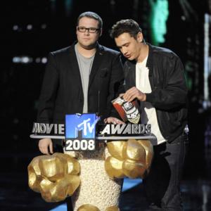 James Franco and Seth Rogen at event of 2008 MTV Movie Awards (2008)