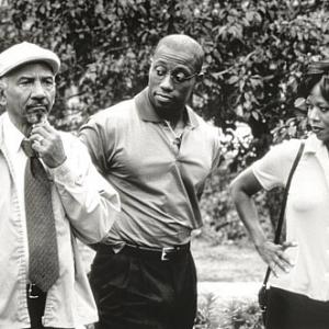 Still of Wesley Snipes, Alfre Woodard and Al Freeman Jr. in Down in the Delta (1998)