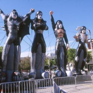 Giant inflatable statues of KISS