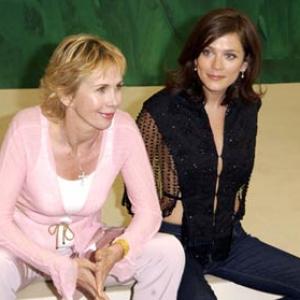 Anna Friel and Trudie Styler at event of Me Without You (2001)