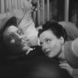 Still of Arletty and Jean Gabin in Le jour se lève (1939)