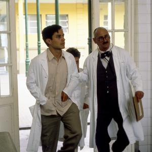 Still of Gustavo Bueno and Gael García Bernal in Diarios de motocicleta (2004)