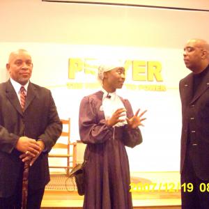 Mojo introduces his one-woman Harriet Tubman show with pastor, singer Dexter Edmonds.