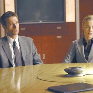 Still of Melissa George and Michael Vartan in Alias 2001