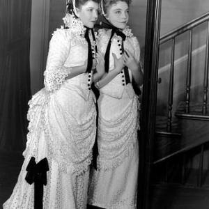 Lillian Gish with sister Dorothy Gish 