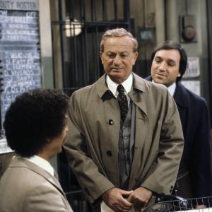Still of Ron Glass, Barry Gordon and Joe Mantell in Barney Miller (1974)