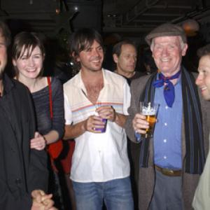 David Arquette, Redmond Gleeson, Emily Mortimer and Tim Blake Nelson at event of A Foreign Affair (2003)