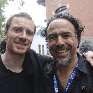 Alejandro González Iñárritu and Michael Fassbender at event of 12 vergoves metu (2013)