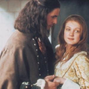Still of Azura Skye and Matthew Goode in Confessions of an Ugly Stepsister (2002)