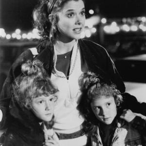 Still of Annette Bening, Hilary Gordon and Rebecca Gordon in The Great Outdoors (1988)