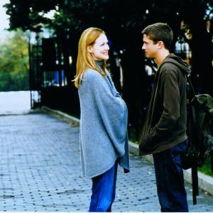 Still of Laura Linney and Topher Grace in PS 2004