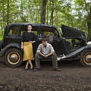 Still of Holliday Grainger and Emile Hirsch in Bonnie and Clyde (2013)