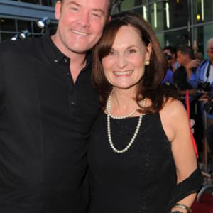 Beth Grant and David Koechner at event of Extract 2009