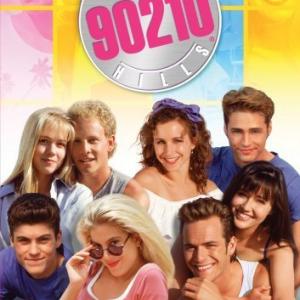 Luke Perry, Jason Priestley, Shannen Doherty, Jennie Garth, Tori Spelling, Brian Austin Green, Ian Ziering and Gabrielle Carteris in Beverli Hilsas, 90210 (1990)