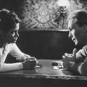 Still of Halle Berry and Peter Greene in The Rich Man's Wife (1996)