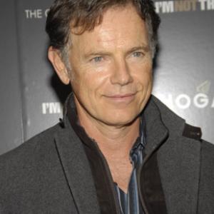 Bruce Greenwood at event of Manes cia nera (2007)