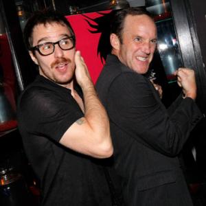 Sam Rockwell and Clark Gregg at event of Choke (2008)