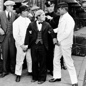 Still of Buster Keaton and Harry Gribbon in The Cameraman 1928