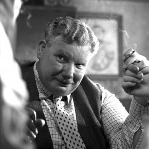 Still of Richard Griffiths in Withnail & I (1987)