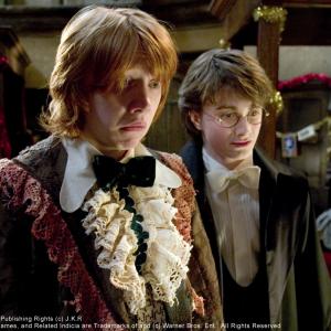Still of Rupert Grint and Daniel Radcliffe in Haris Poteris ir ugnies taure 2005