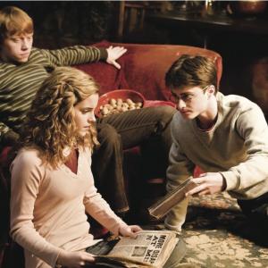 Still of Rupert Grint Daniel Radcliffe and Emma Watson in Haris Poteris ir netikras princas 2009