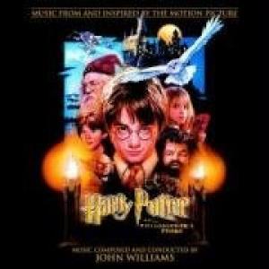 Robbie Coltrane Richard Harris Rupert Grint Daniel Radcliffe and Emma Watson in Haris Poteris ir isminties akmuo 2001